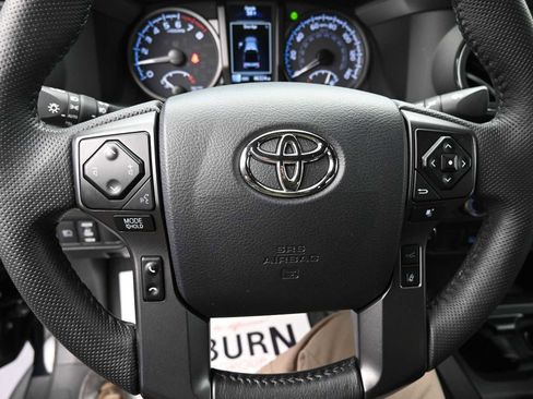 Used 2023 Toyota Tacoma TRD Off-Road image 6