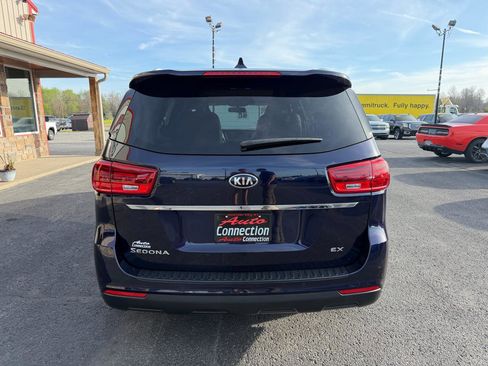 Used 2021 Kia Sedona EX image 5