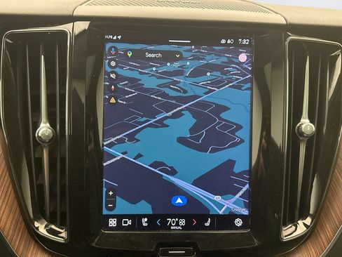 Used 2023 Volvo XC60 B5 Plus w/ Protection Package Premier image 15