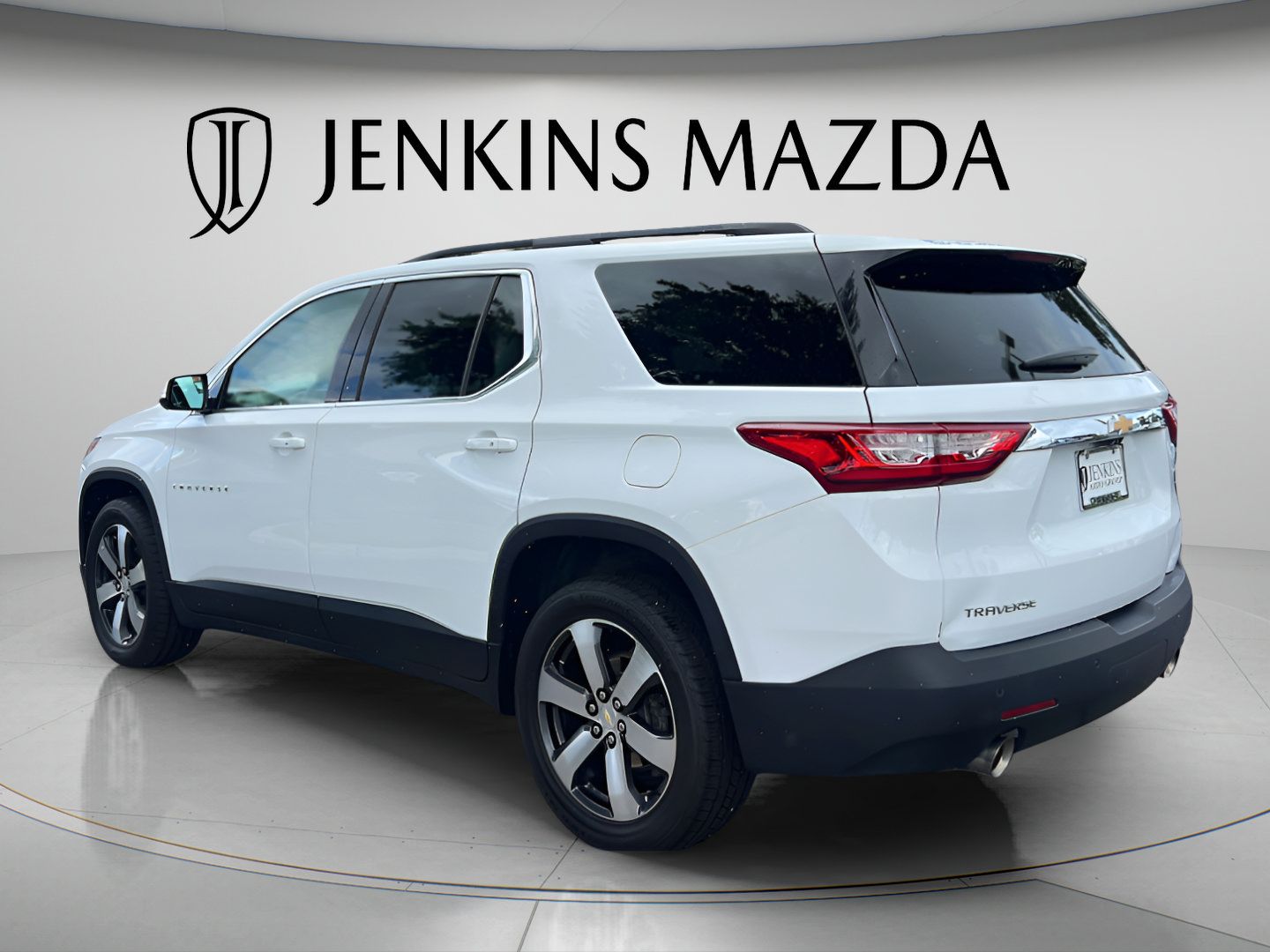 Used 2020 Chevrolet Traverse LT w/ LT Premium Package FWD image 5