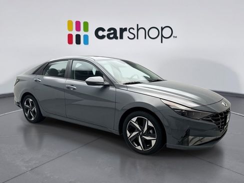 Used 2022 Hyundai Elantra Limited w/ Preferred Accessory Package FWD image 7