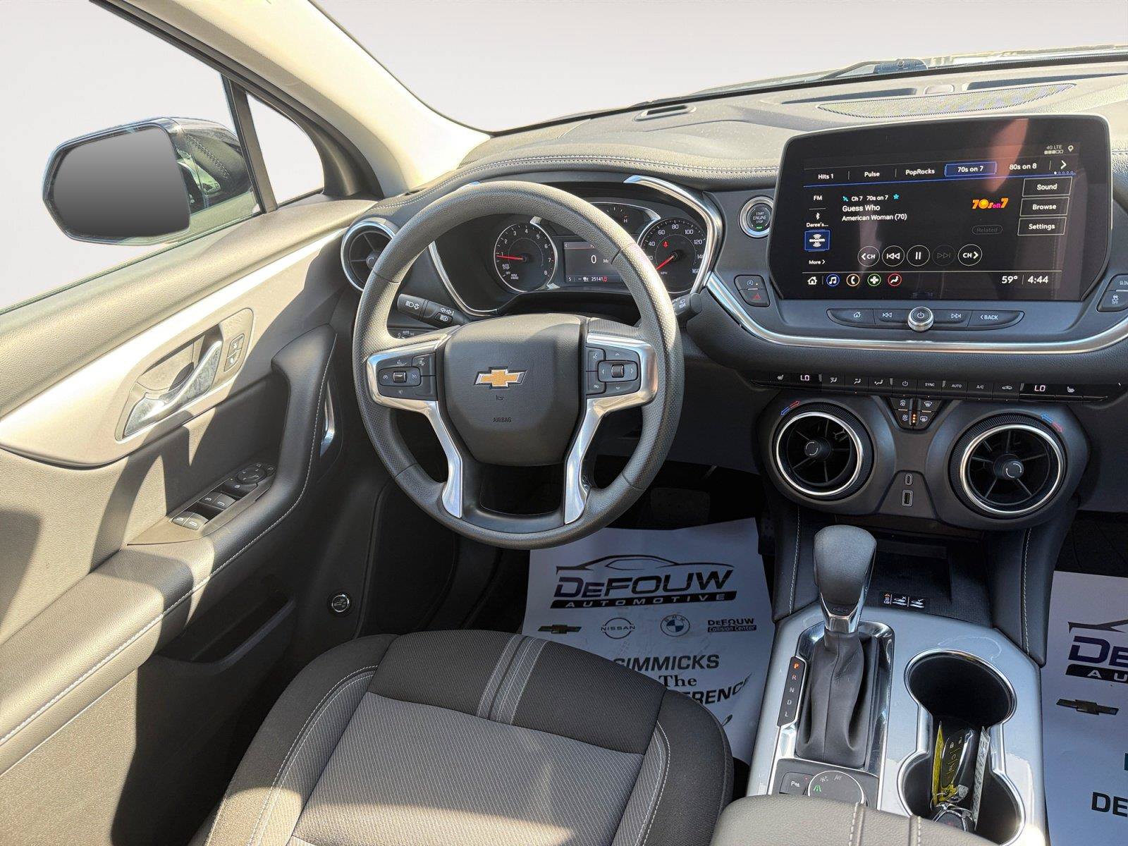 Used 2024 Chevrolet Blazer LT w/ Convenience Package FWD image 11