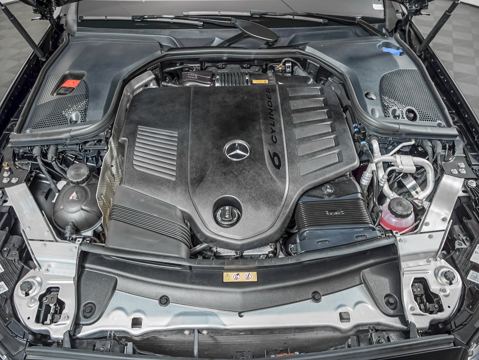 Certified 2023 Mercedes-Benz E 450 4MATIC Sedan image 4