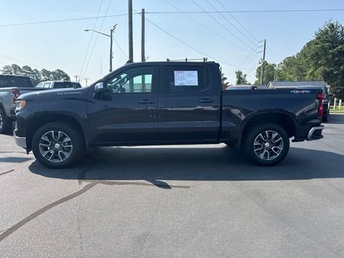 Used 2023 Chevrolet Silverado 1500 LT AWD/4WD image 2