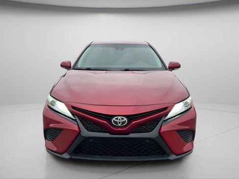 Used 2018 Toyota Camry XSE image 16