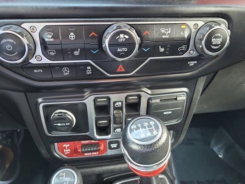 Certified 2020 Jeep Wrangler Unlimited Rubicon w/ Cold Weather Group image 35