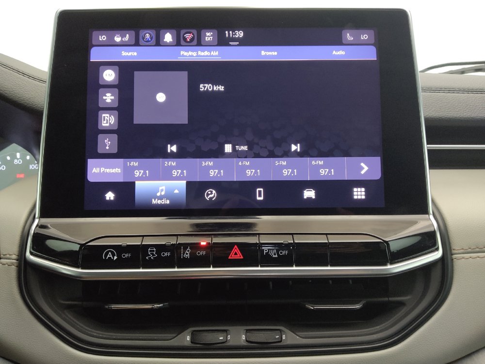 Used 2025 Jeep Compass Limited AWD/4WD image 25