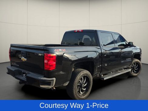 Used 2018 Chevrolet Silverado 1500 Custom w/ Custom Value Package AWD/4WD image 8