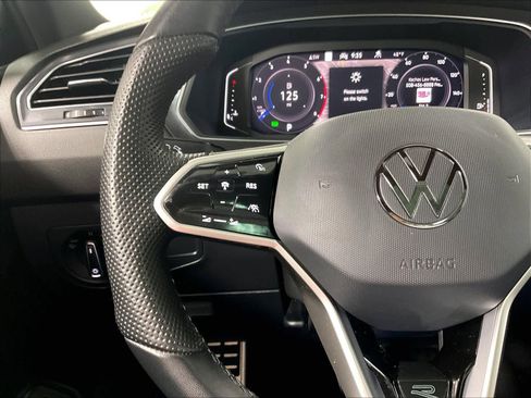 Used 2023 Volkswagen Tiguan SEL R-Line image 23