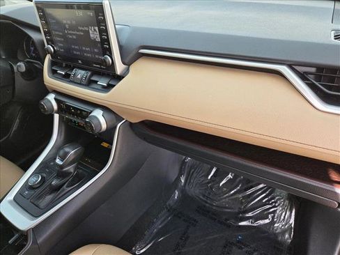 Certified 2022 Toyota RAV4 Limited image 21