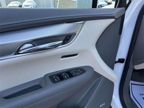 Used 2020 Cadillac XT5 Premium Luxury image 17