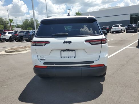 Used 2024 Jeep Grand Cherokee L Laredo AWD/4WD image 7