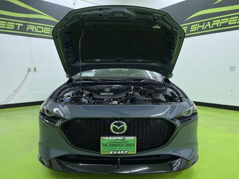 Used 2021 MAZDA MAZDA3 Hatchback w/Premium Plus Pkg image 4