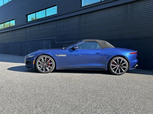 Used 2021 Jaguar F-TYPE R image 7