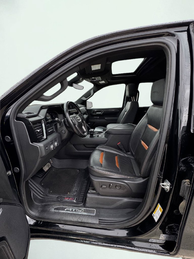 Used 2025 GMC Sierra 1500 AT4 w/ Technology Package AWD/4WD image 25