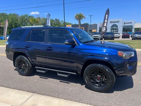 Used 2021 Toyota 4Runner SR5 Premium w/ Moonroof Package image 5