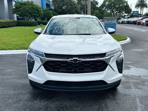 Certified 2024 Chevrolet Trax LS w/ LS Convenience Package FWD image 2