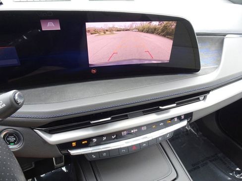 Certified 2024 Cadillac XT4 Sport AWD/4WD image 19