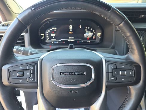 Used 2023 GMC Yukon Denali w/ Denali Reserve Package AWD/4WD image 17