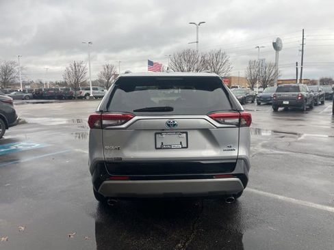 Used 2022 Toyota RAV4 SE image 10