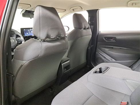 Used 2022 Toyota Corolla LE image 11