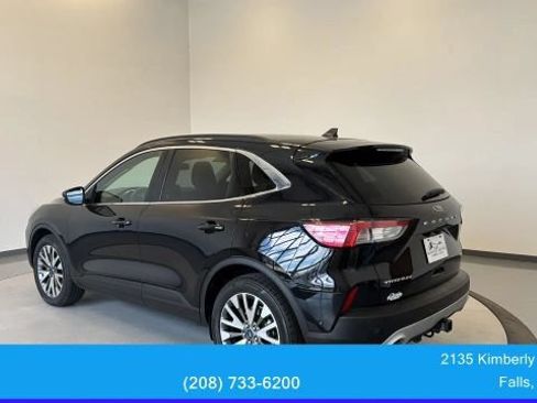 Used 2020 Ford Escape Titanium AWD/4WD image 9