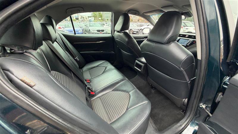 Used 2019 Toyota Camry SE FWD image 10