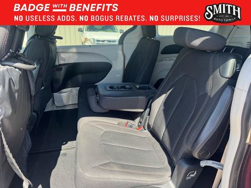 Used 2018 Chrysler Pacifica Touring Plus FWD image 20
