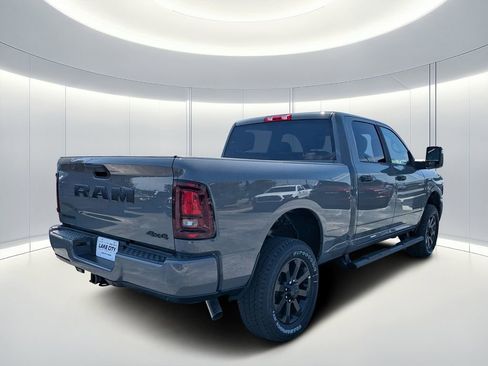 New 2026 RAM 2500 Big Horn AWD/4WD image 4