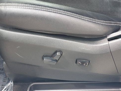Used 2018 Dodge Grand Caravan SXT FWD image 6