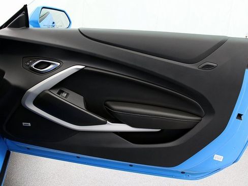 Used 2023 Chevrolet Camaro LT w/ Technology Package image 24