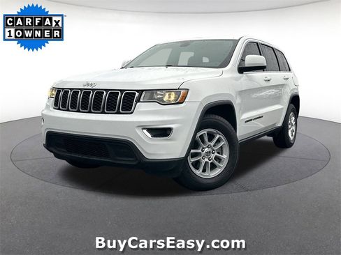 Used 2019 Jeep Grand Cherokee Laredo image 1