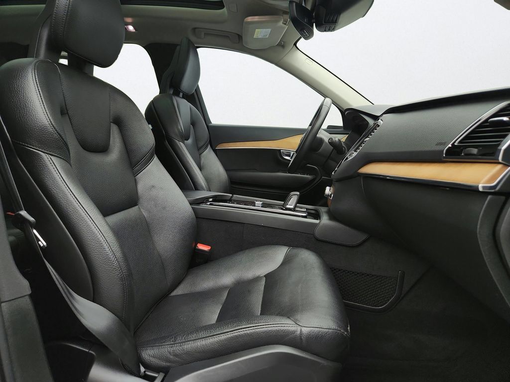 Used 2021 Volvo XC90 T8 Inscription Expression w/ Protection Package Premier AWD/4WD image 28