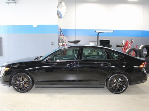 Used 2025 Honda Accord SE image 13