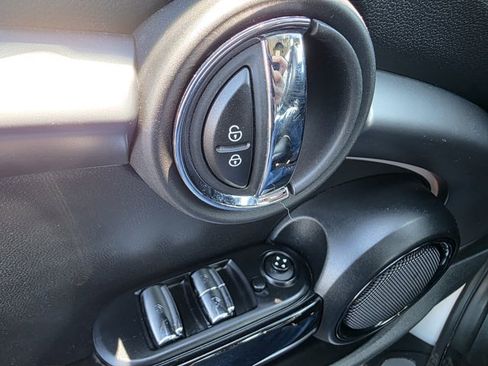 Used 2022 MINI Cooper Convertible FWD image 10