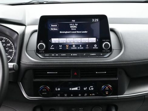 Used 2025 Nissan Rogue SV FWD image 15