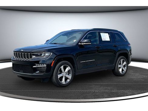 Certified 2024 Jeep Grand Cherokee Limited AWD/4WD image 16