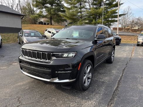 Used 2022 Jeep Grand Cherokee L Limited image 2