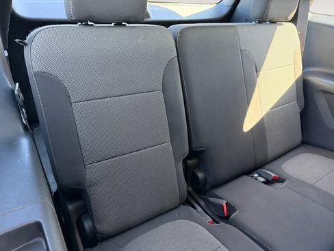 Used 2020 Chevrolet Traverse LT w/ Driver Confidence II Package image 18