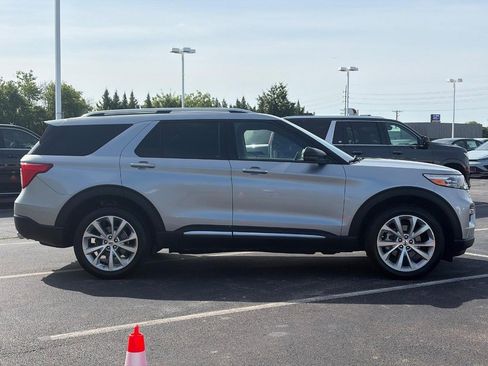 Used 2022 Ford Explorer Platinum w/ Equipment Group 601A AWD/4WD image 4