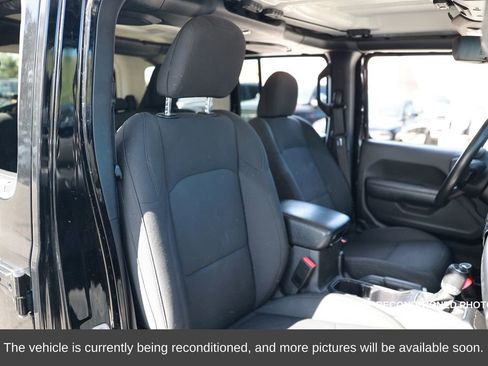 Used 2023 Jeep Wrangler Unlimited w/ Cold Weather Group image 15