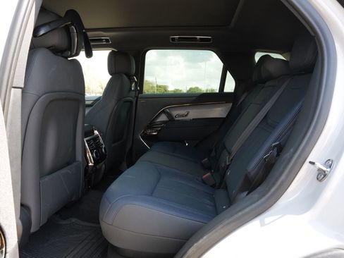 Used 2024 Land Rover Range Rover Sport SE image 20