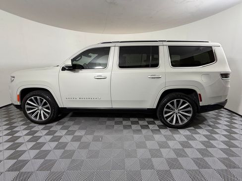Used 2022 Jeep Grand Wagoneer Series I w/ Rear Seat Video Group 1 AWD/4WD image 2