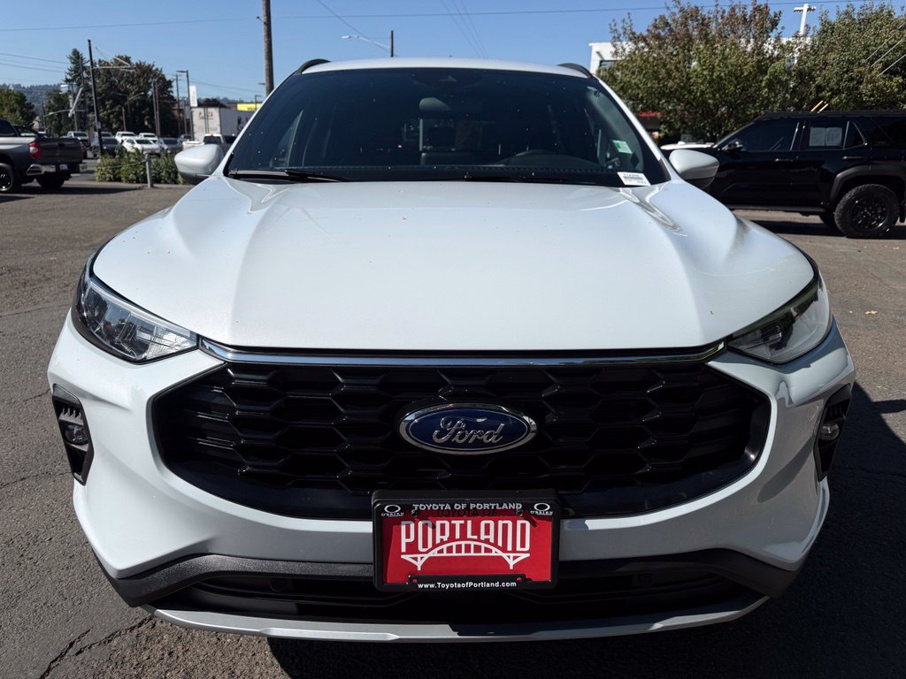 Used 2025 Ford Escape ST-Line Select AWD/4WD image 3