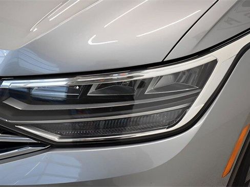 Used 2022 Volkswagen Tiguan SE image 27