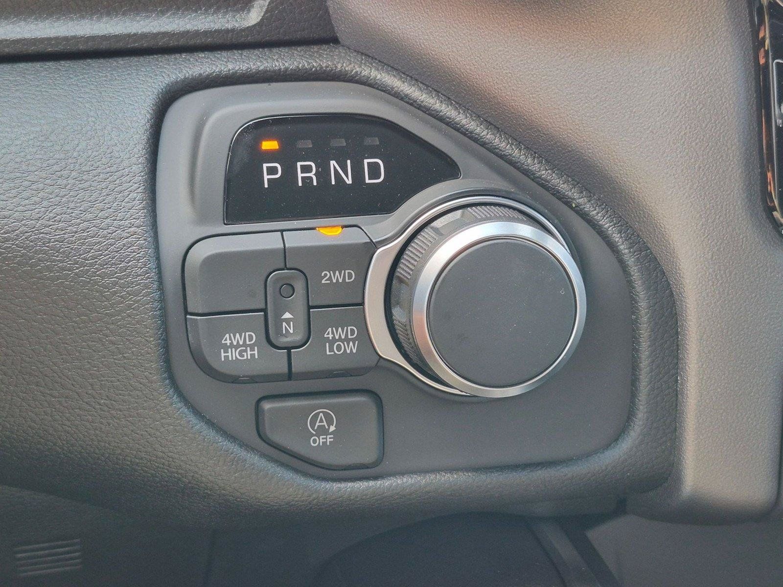 New 2026 RAM 1500 Express AWD/4WD image 17