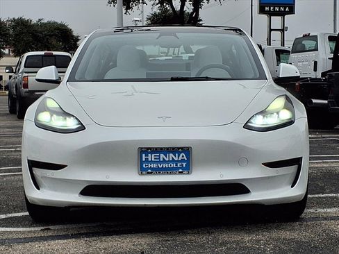 Used 2021 Tesla Model 3 Standard Range Plus image 2