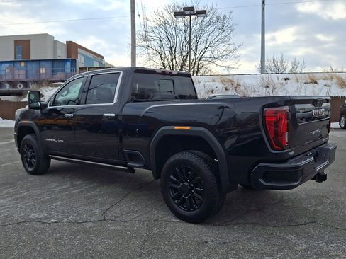 Certified 2022 GMC Sierra 2500 Denali w/ Denali Black Diamond Edition image 4
