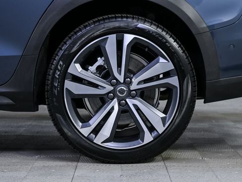 Certified 2025 Volvo V60 B5 Cross Country Plus image 39