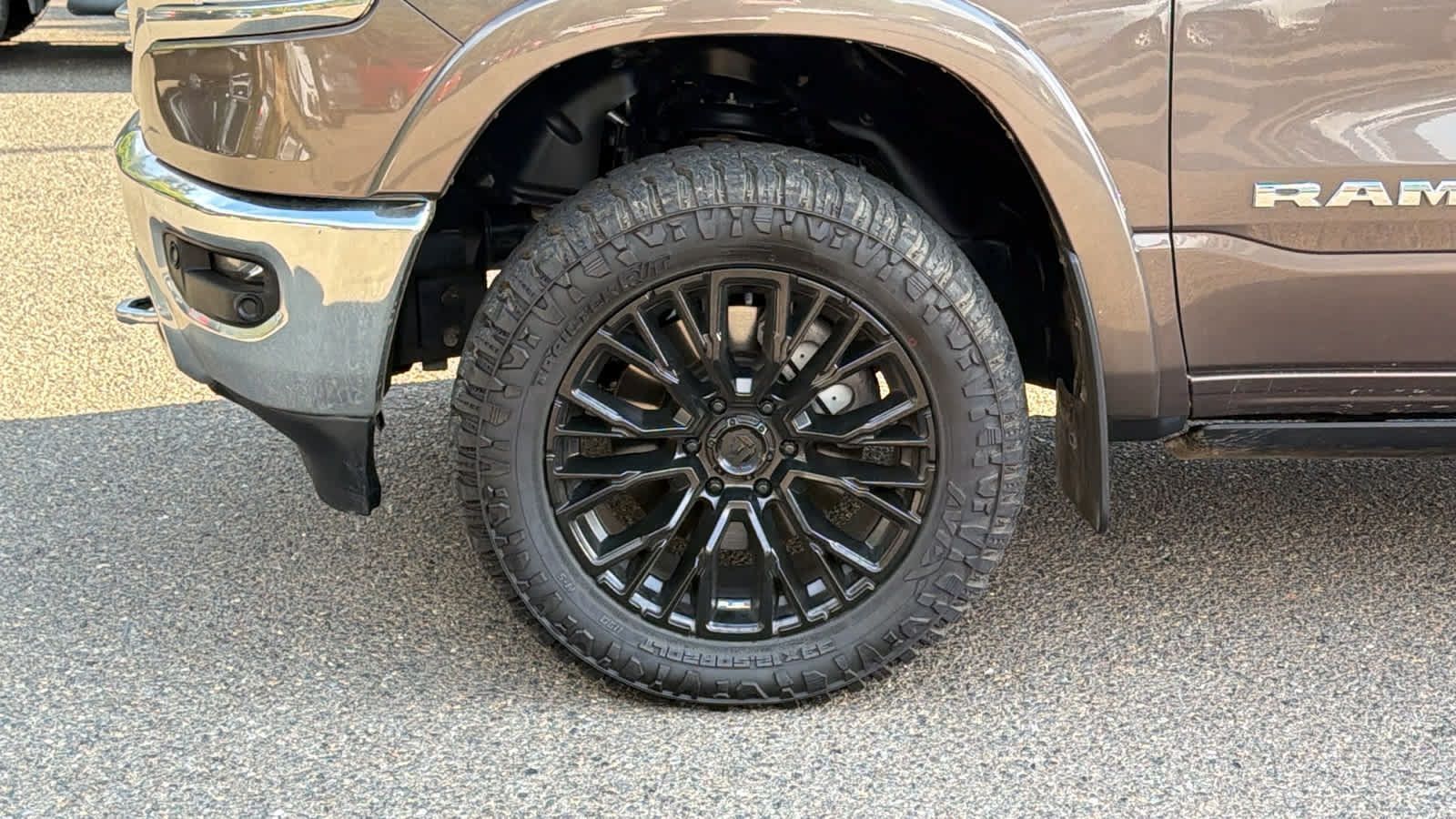 Used 2020 RAM 1500 Longhorn AWD/4WD image 9